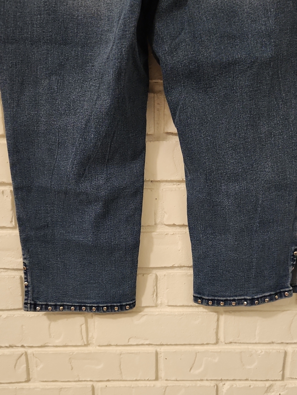 Earl Capri Jeans Blue Cropped Denim with Stud Trim - Picture 6 of 9